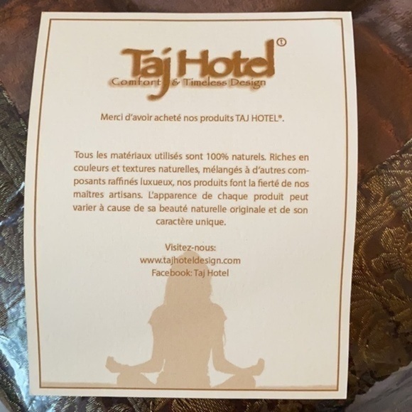 Taj Hotel Tufted Java Square Throw Pillow Taj Hotel Rich finishing silk - Picture 5 of 6